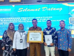 Keluar Dari Zona Kuning, Pasaman Barat Terima Penghargaan Predikat Kepatuhan Standar Pelayanan Publik Tahun 2023 Dari Ombudsman RI