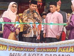 Lestarikan Budaya Minangkabau, Lewat Prosesi Baarak Babako dan Malam Bainai