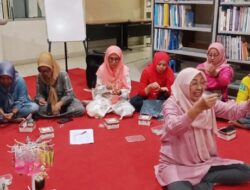 60 Peserta Dibekali Pelatihan Kreasi Bros Akrilik