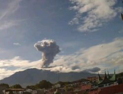 Gunung Marapi kembali Erupsi, Kolom Abu Capai 500 Meter