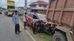 Kecelakaan Maut di Pesisir Selatan, Satu Tewas, Empat Luka-luka dalam Tabrakan Truk dan Minibus