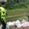 Truk Bermuatan Kertas Terjun ke Jurang di Jalur Sumbar–Riau, Sopir Diduga Mengantuk