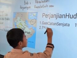 Pembaruan Metode Belajar, 80 Sekolah di Bukittinggi Terima Interactive Flat Panel