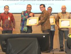 Tunjukkan Arah dan Visi Kepemimpinan Digital, Sekdaprov Raih Penghargaan