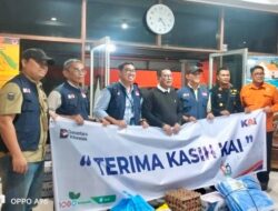 KAI Divre II Sumbar Salurkan Bantuan Awal untuk Warga Sumbar Terdampak Banjir