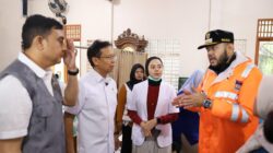 Pastikan Layanan Kesehatan Warga, Menkes Tinjau Posko Banjir Lubuk Minturun