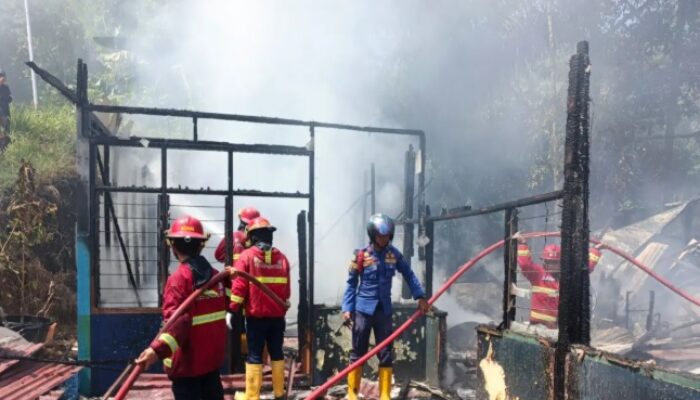 Si Jago Merah Hanguskan Rumah Warga, Kerugian Capai Rp 500 Juta