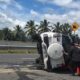 Kehilangan Kendali, Minibus Toyota Rush Terbalik di Tol Padang-Sicincin