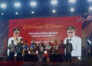 Menulis, Menuju Panggung Internasional