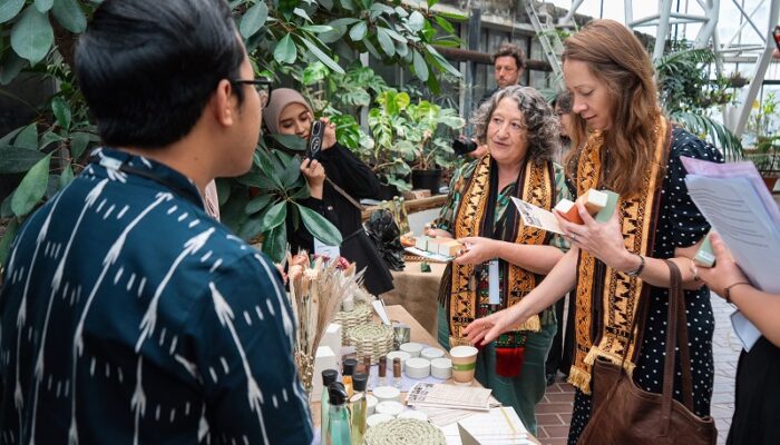 Indonesia Memasok 80 Persen Patchouli Dunia, Kisah Para Petaninya Kini Dibawa Paragoncorp Ke Forum Global di London