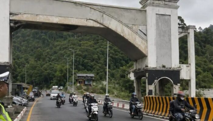Akses Kawasan Lembah Anai Resmi Dibuka Untuk Seluruh Jenis Kendaraan, Pengendara Tetap Diminta Berhati-hati