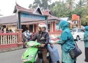 Selamatkan Kesehatan Warga dari Kabut Asap, Pemkab Bagikan Masker