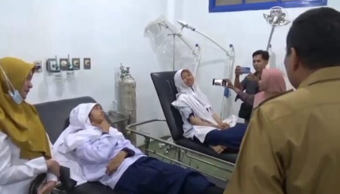 Puluhan Siswa MTsN 1 Pariaman Diduga Keracunan Usai Santap Menu MBG