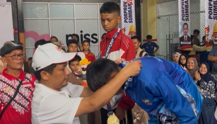 Ketua KONI Sumbar Hamdanus : Pegulat Berprestasi Jadilah Generasi Baru Penerus Gilang Ilhaza